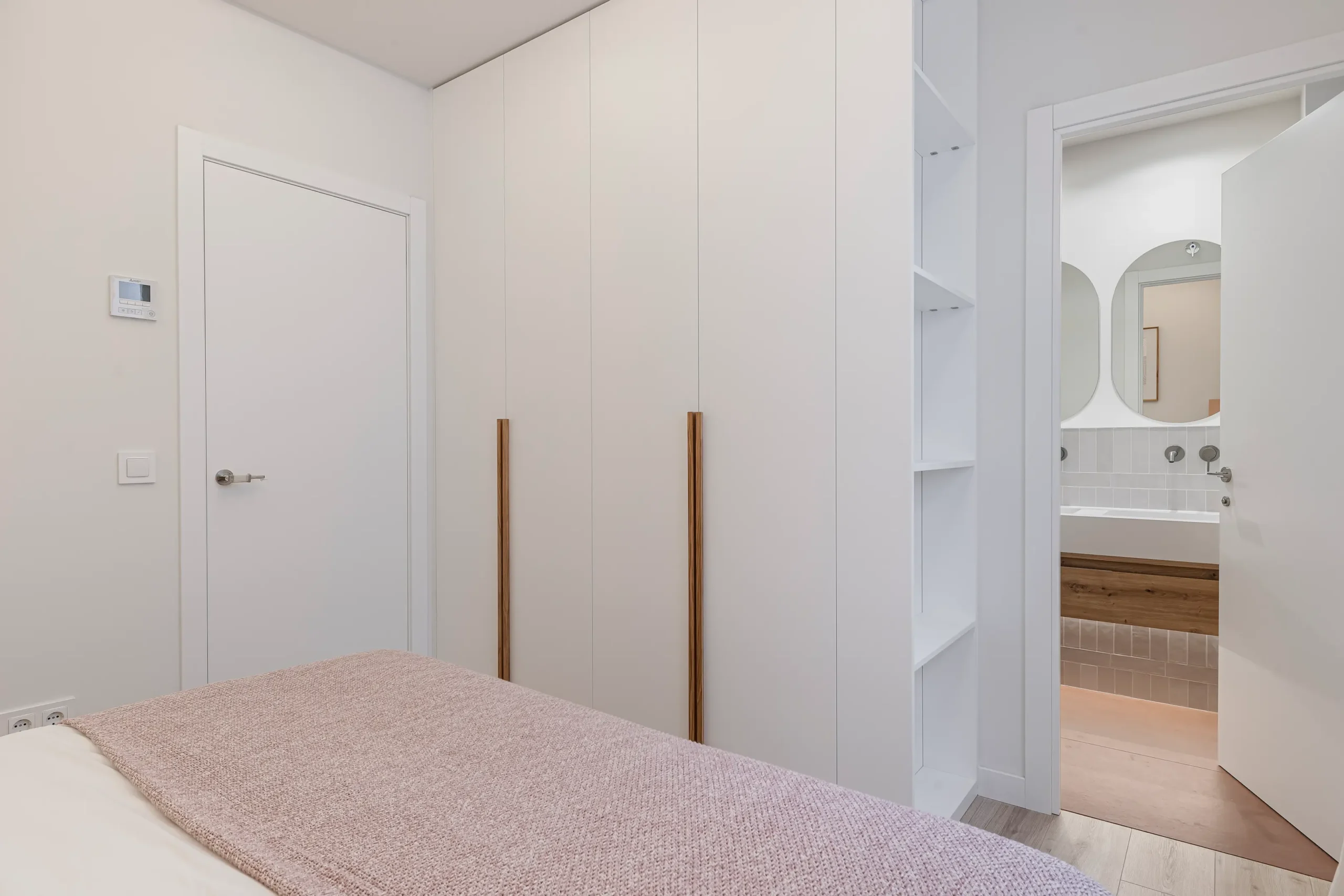 Flipping inmobiliario Benito Gutiérrez pies cama 2da habitación