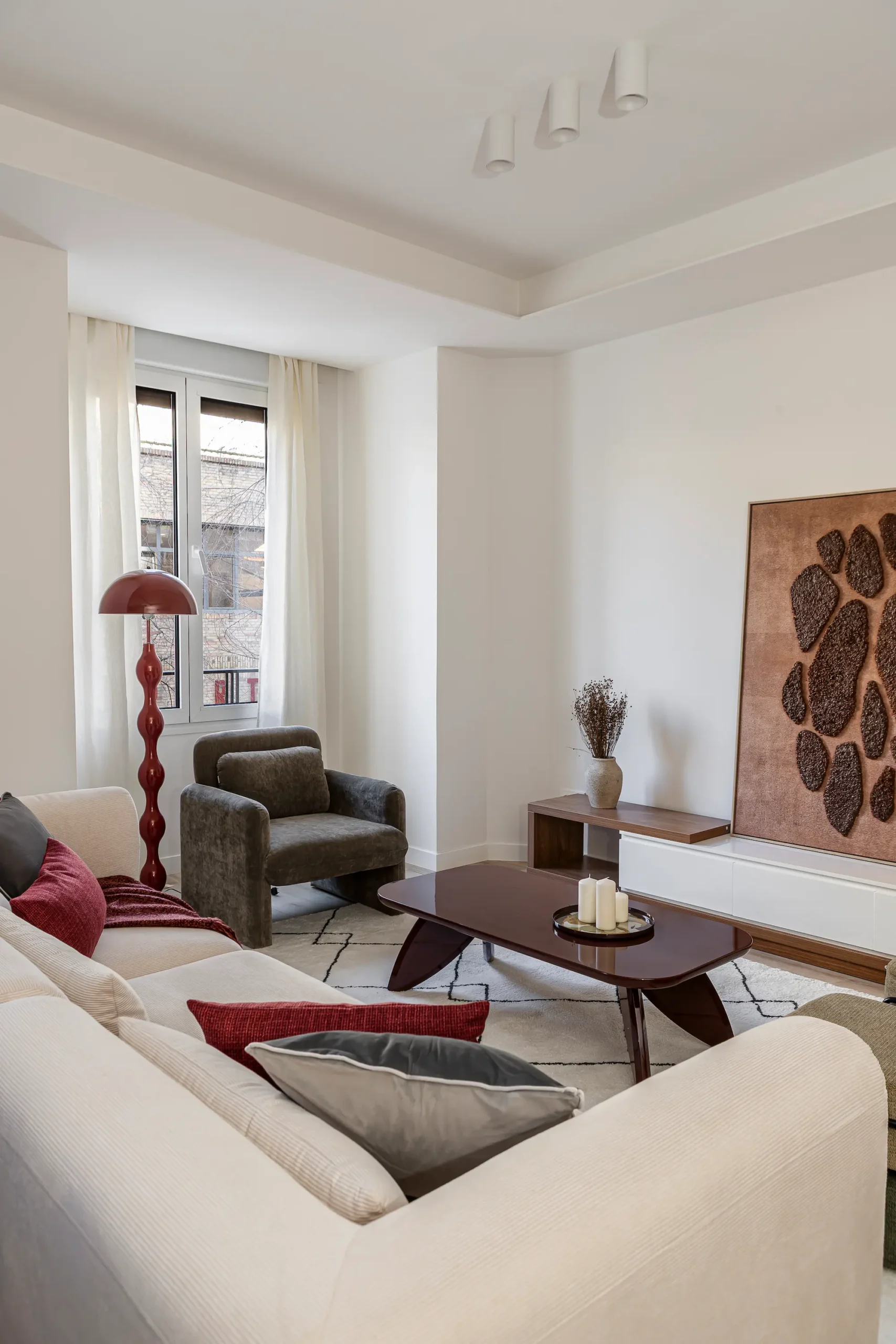 Flipping inmobiliario Benito Gutiérrez salón vista trasera cerca