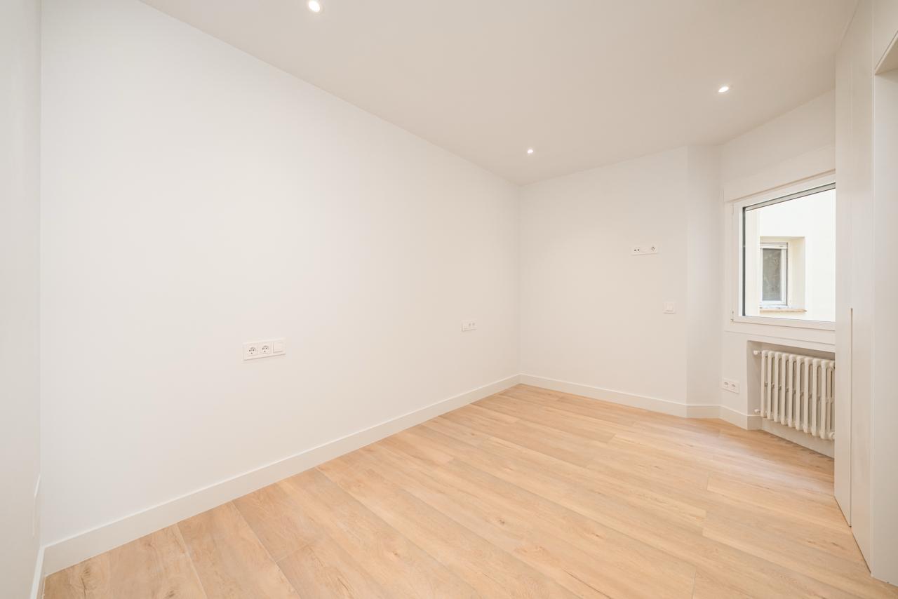 Reforma integral en García Paredes salón inclinado