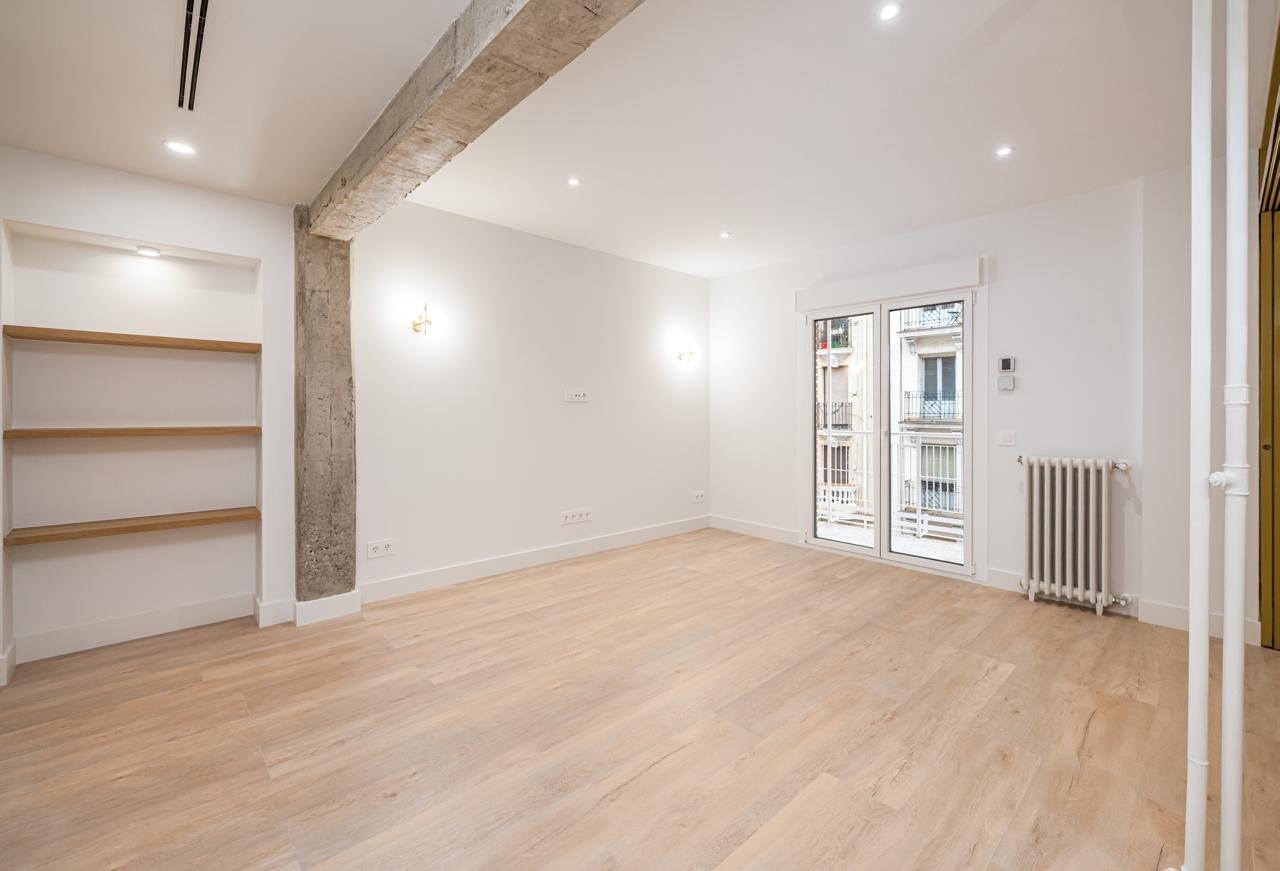 Reforma integral en García Paredes vista recibidor